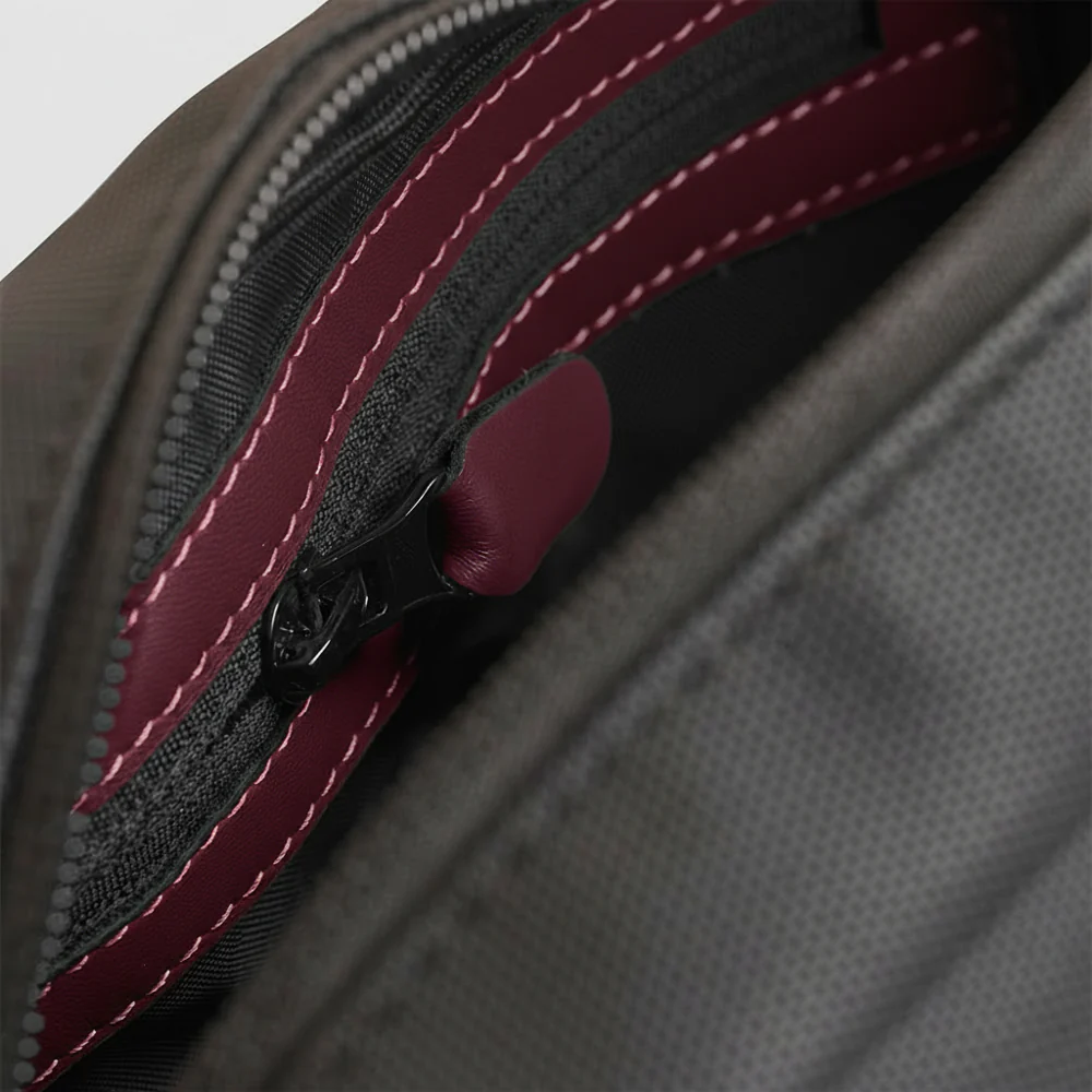 Pack — Compact Kit Bag - Black/Burgundy - Image 5